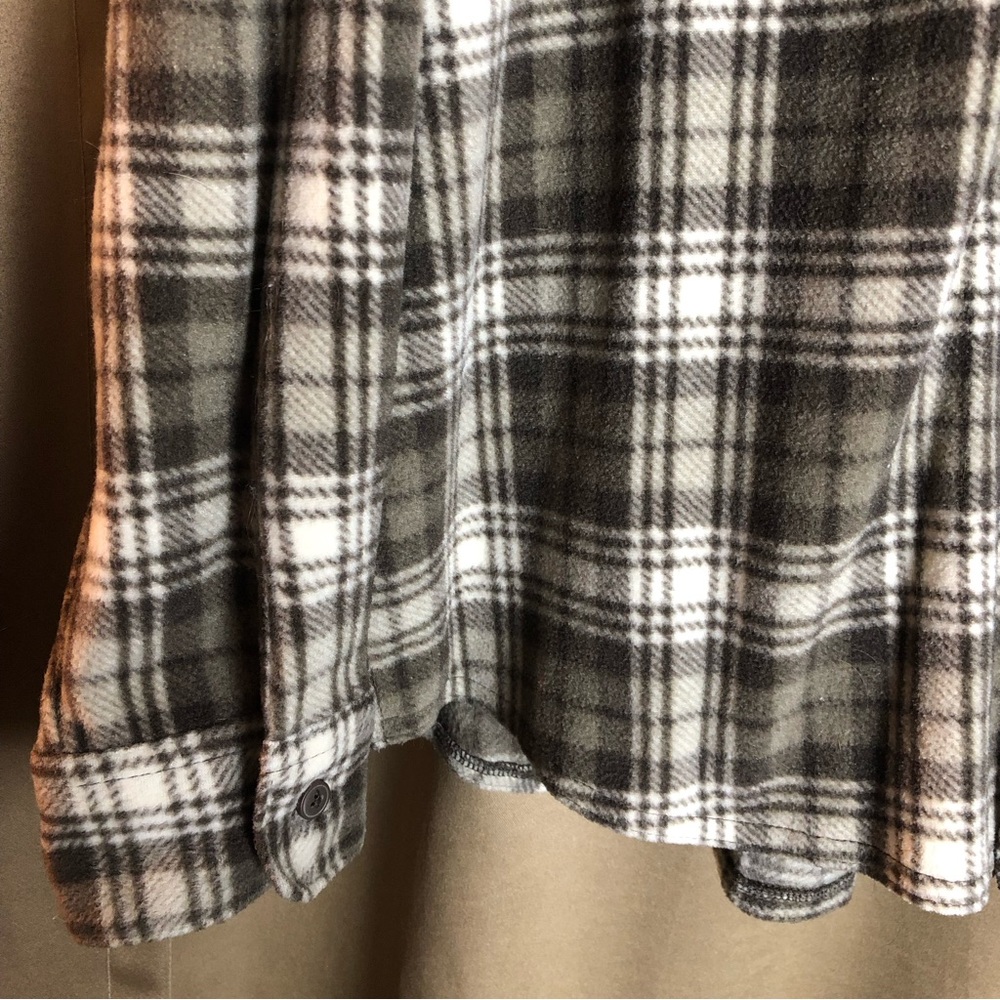 Wrangler Fleece Plaid Long Sleeve Button Down Shirt - Picture 2 of 10